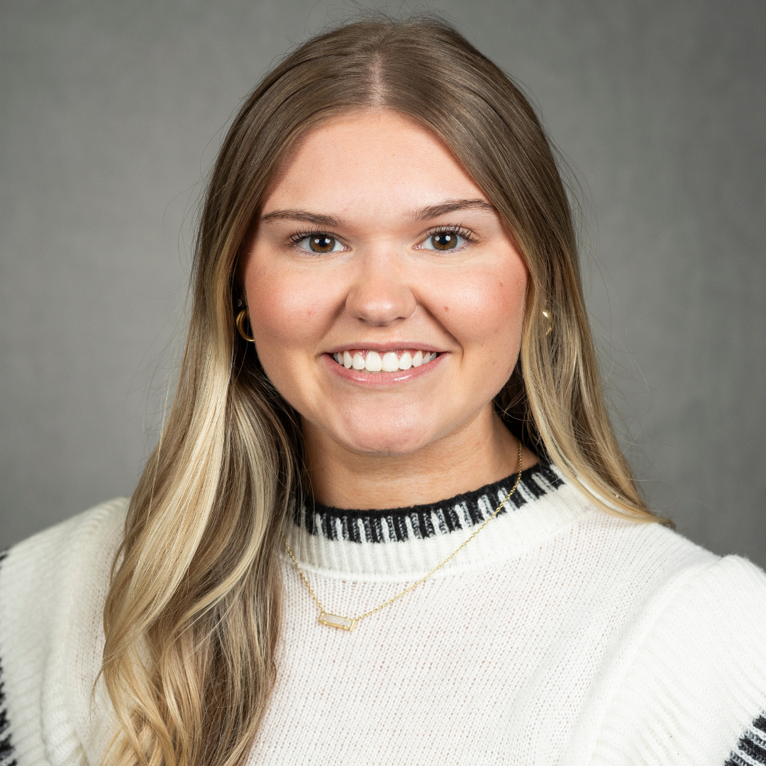 Annabel Henson Headshot